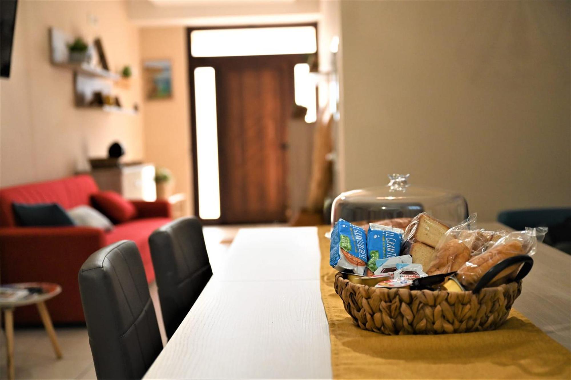 "Il Vecchio Salone" Appartamento In Pieno Centro Con Garage Privato ليتشي المظهر الخارجي الصورة