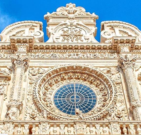 "Il Vecchio Salone" Appartamento In Pieno Centro Con Garage Privato ليتشي المظهر الخارجي الصورة