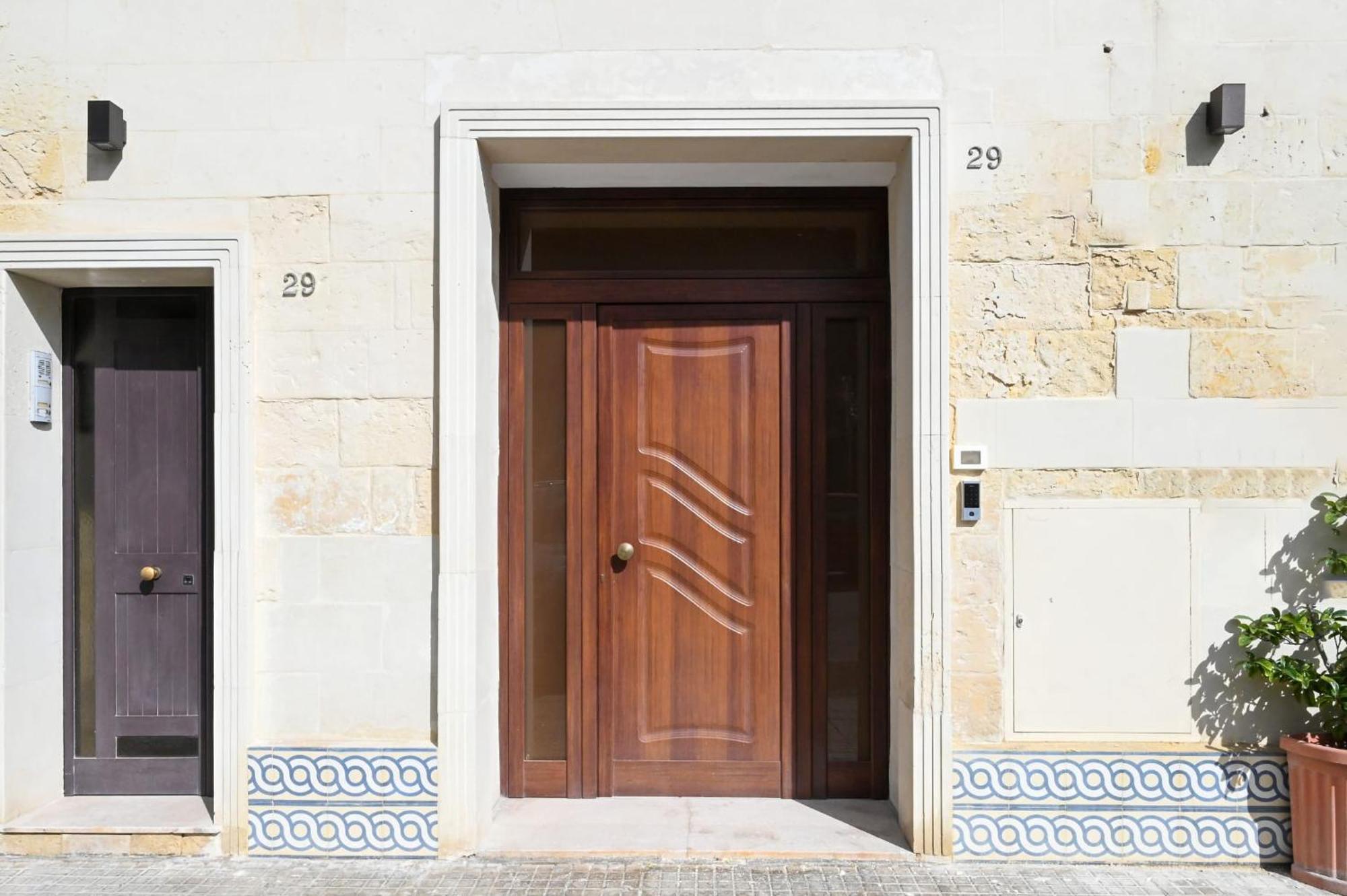 "Il Vecchio Salone" Appartamento In Pieno Centro Con Garage Privato ليتشي المظهر الخارجي الصورة