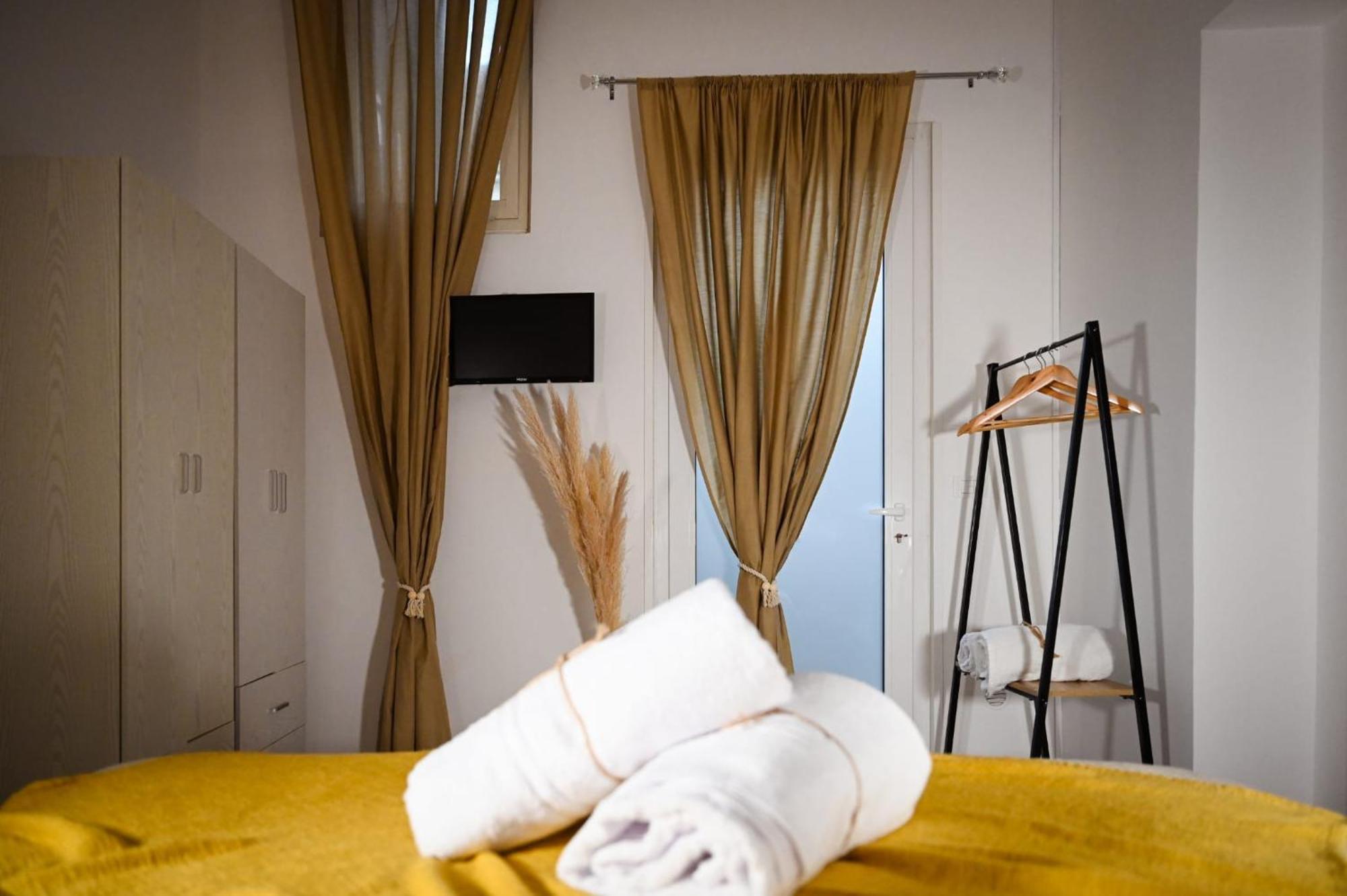 "Il Vecchio Salone" Appartamento In Pieno Centro Con Garage Privato ليتشي المظهر الخارجي الصورة
