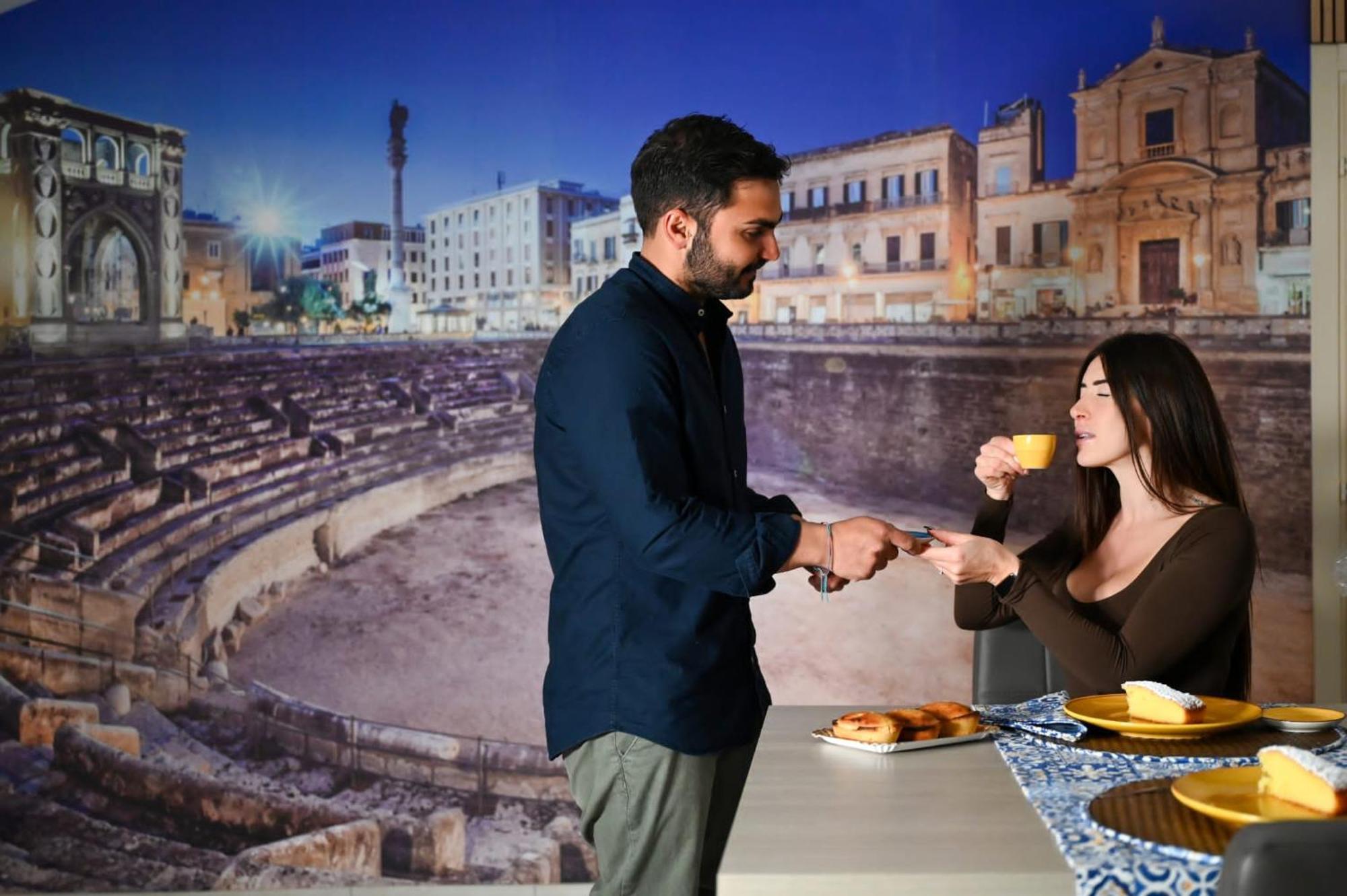 "Il Vecchio Salone" Appartamento In Pieno Centro Con Garage Privato ليتشي المظهر الخارجي الصورة