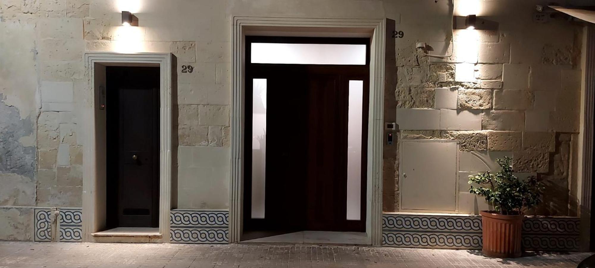 "Il Vecchio Salone" Appartamento In Pieno Centro Con Garage Privato ليتشي المظهر الخارجي الصورة